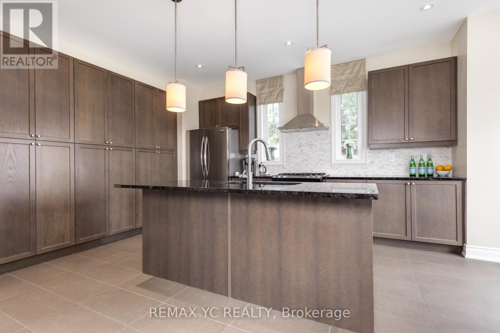 1 Sunset Way, Thorold, Ontario  L2V 0B6 - Photo 14 - X12439820