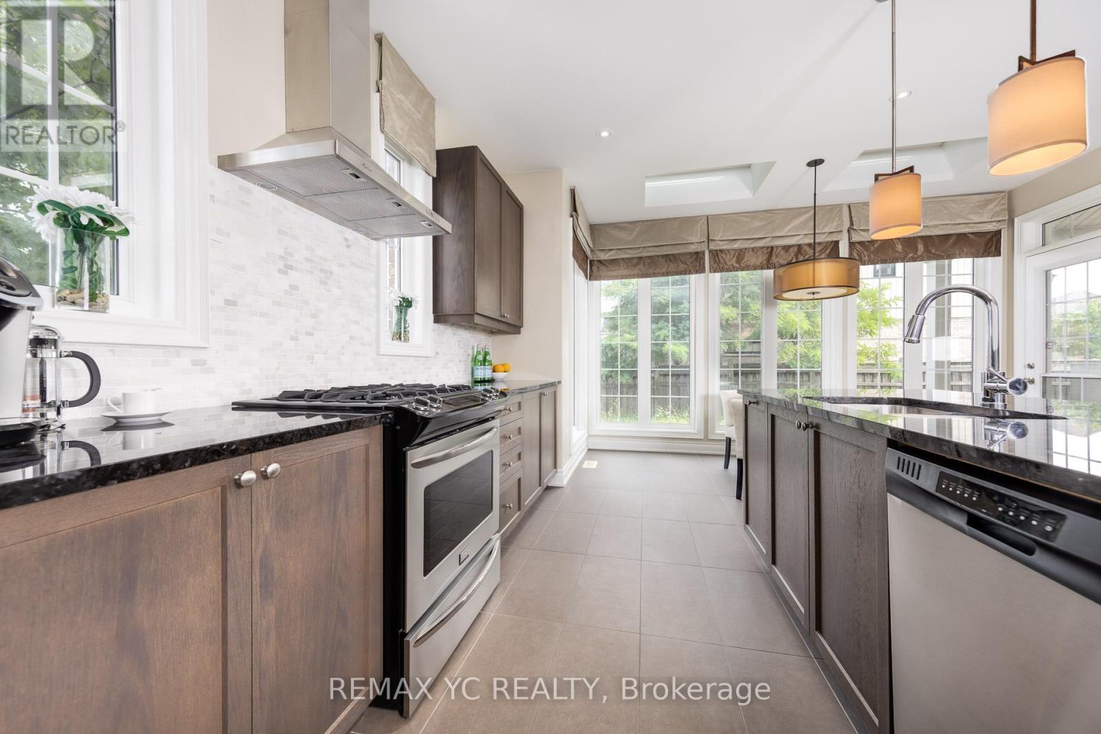 1 Sunset Way, Thorold, Ontario  L2V 0B6 - Photo 17 - X12439820