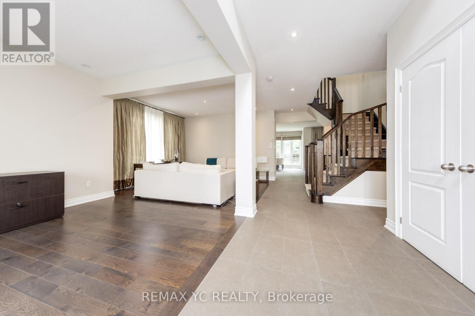 1 Sunset Way, Thorold, Ontario  L2V 0B6 - Photo 8 - X12439820