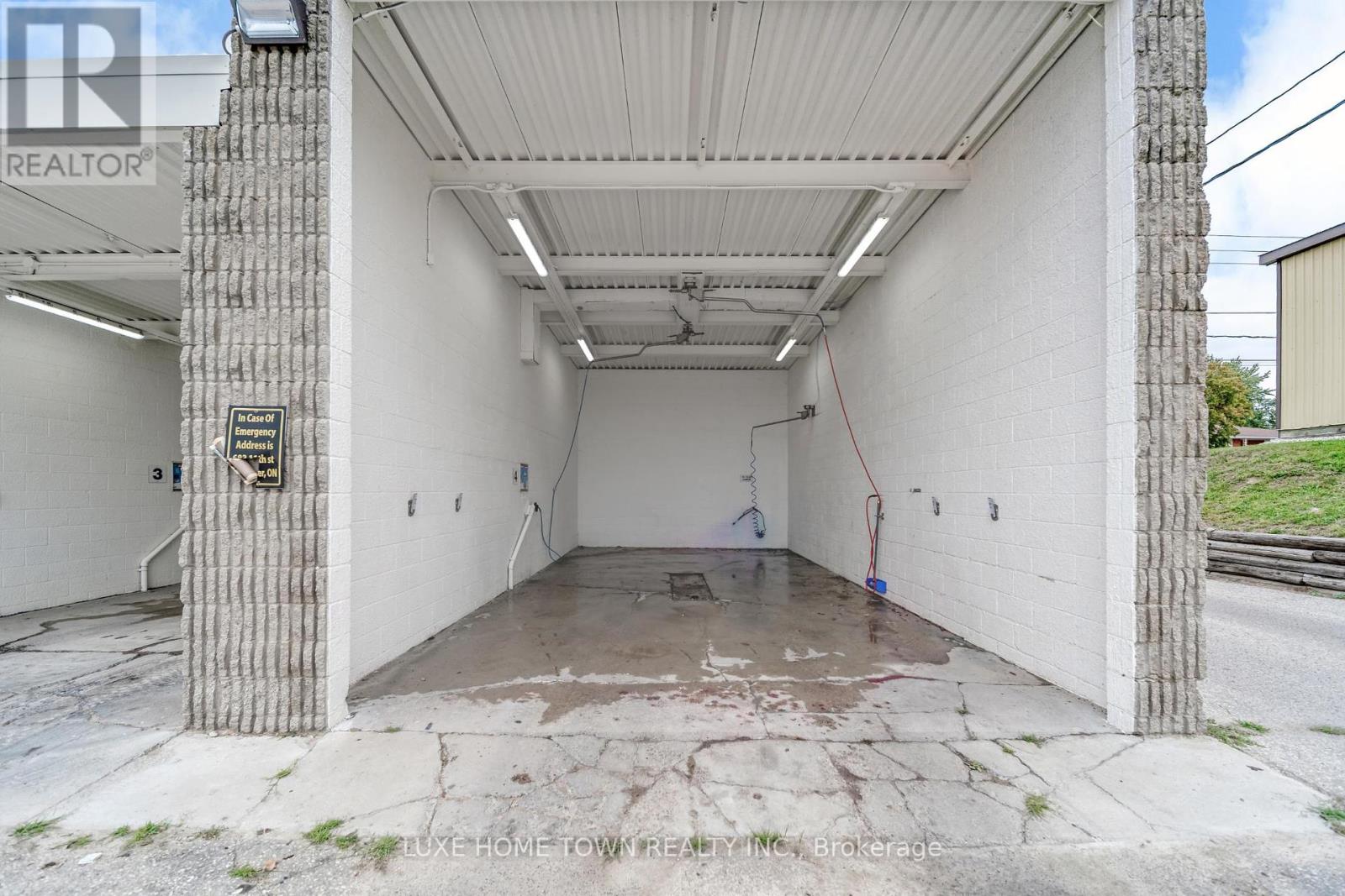 683 11th Street, Hanover, Ontario  N4N 1T6 - Photo 12 - X12439823