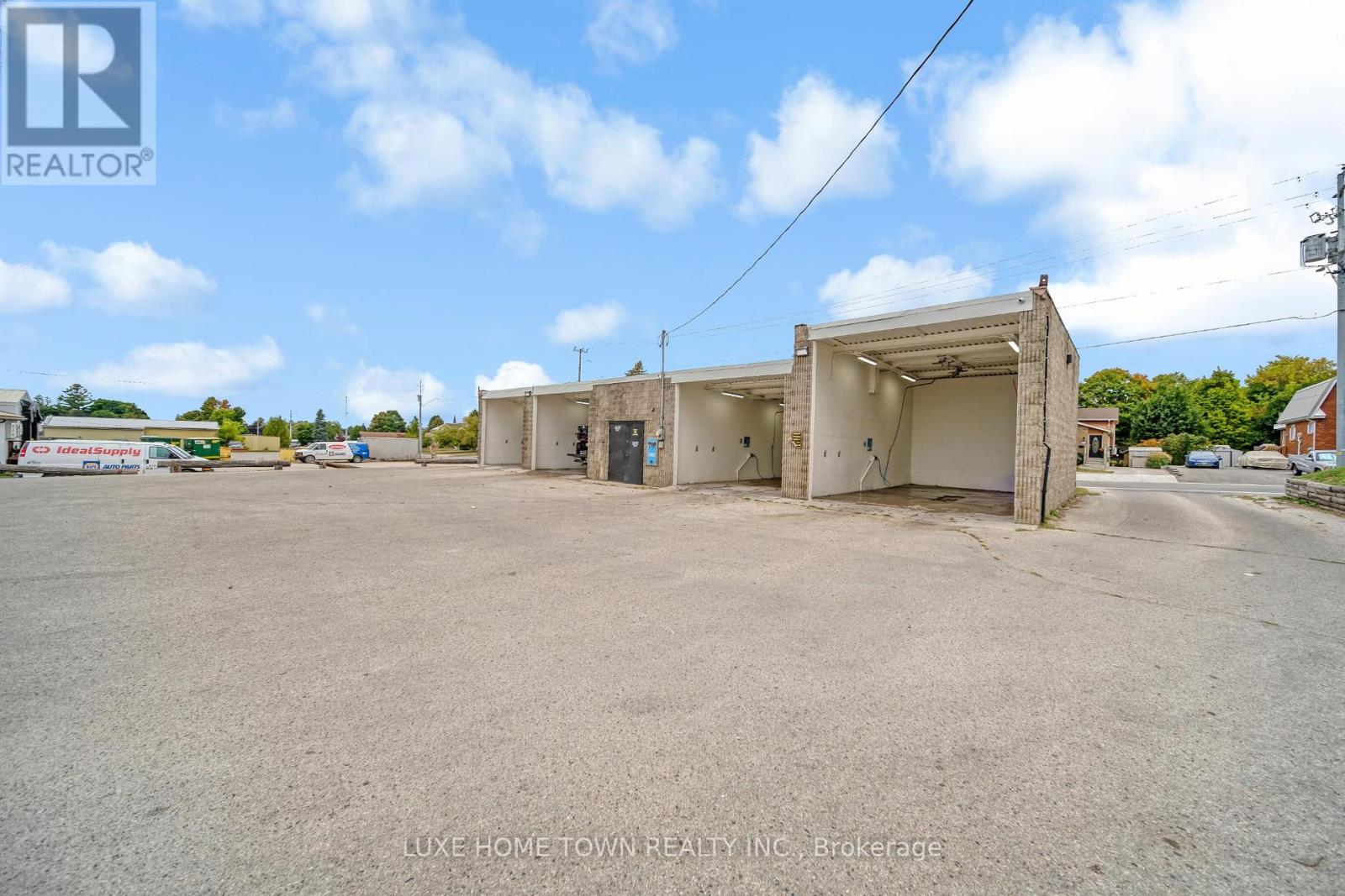683 11th Street, Hanover, Ontario  N4N 1T6 - Photo 18 - X12439823
