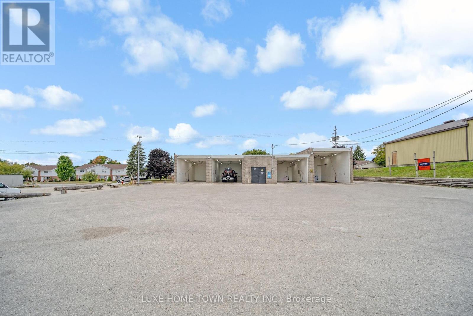 683 11th Street, Hanover, Ontario  N4N 1T6 - Photo 9 - X12439823