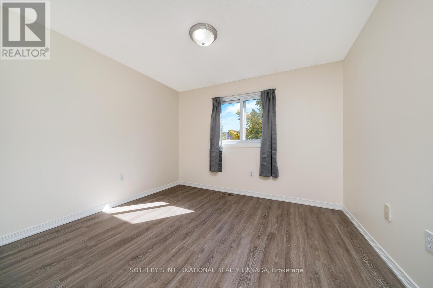 571 Wild Iris Avenue, Waterloo, Ontario  N2V 2X5 - Photo 23 - X12439868