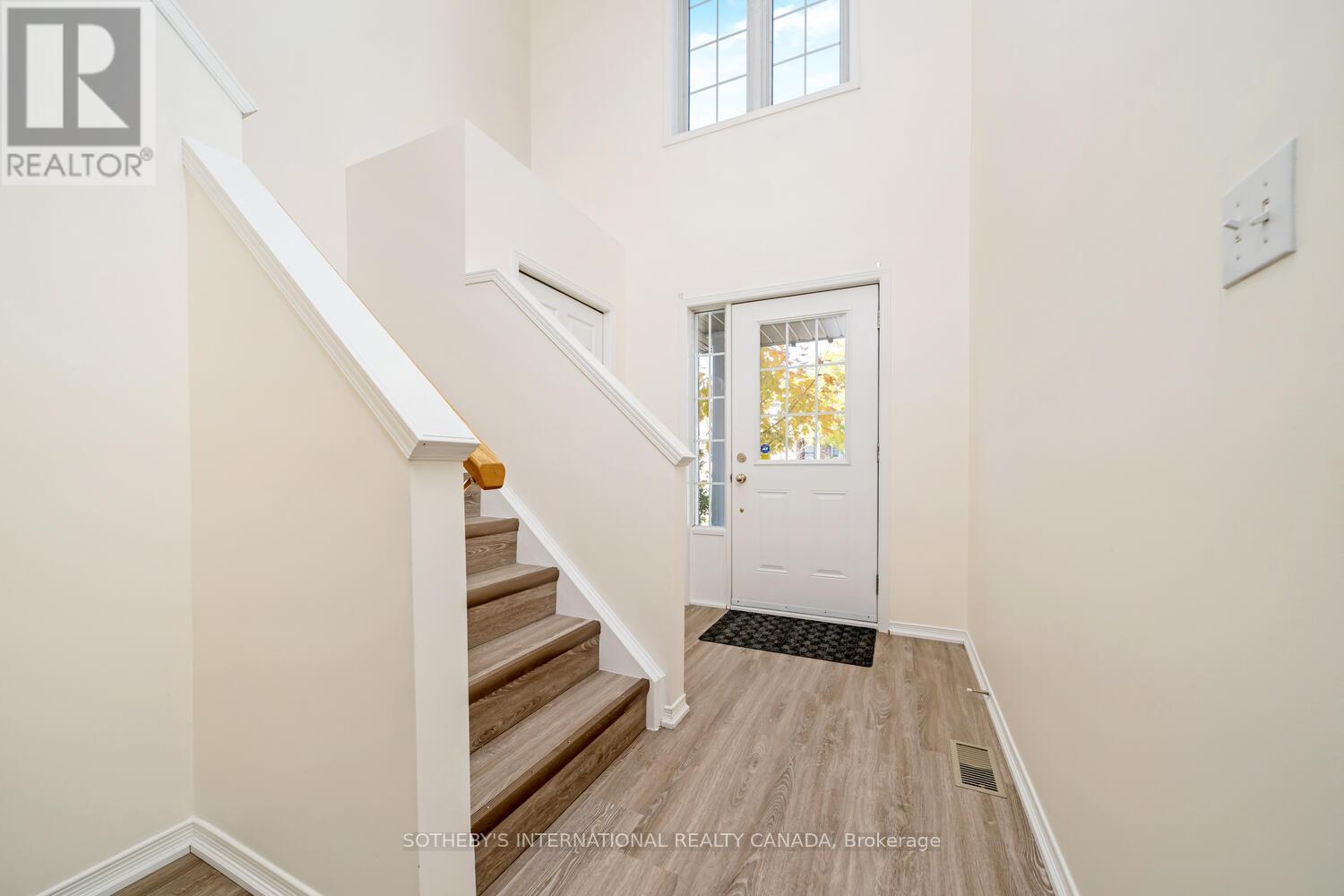 571 Wild Iris Avenue, Waterloo, Ontario  N2V 2X5 - Photo 5 - X12439868