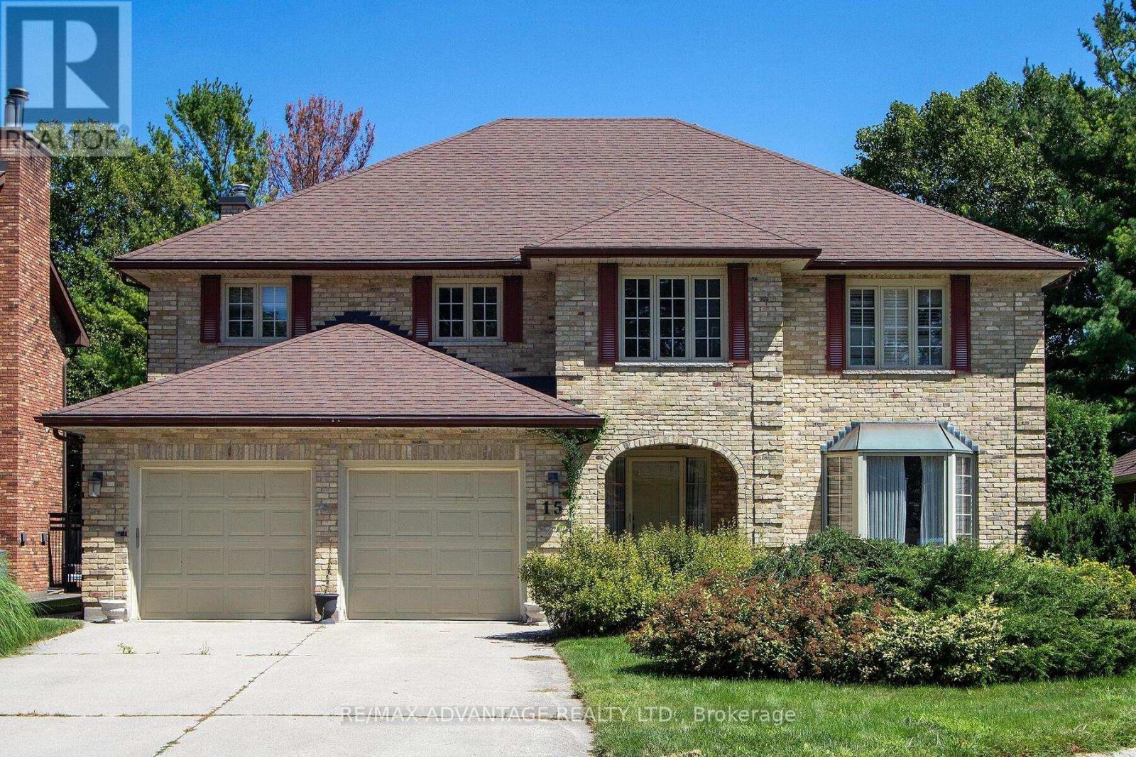 15 SPRUCEDALE COURT, London North, Ontario