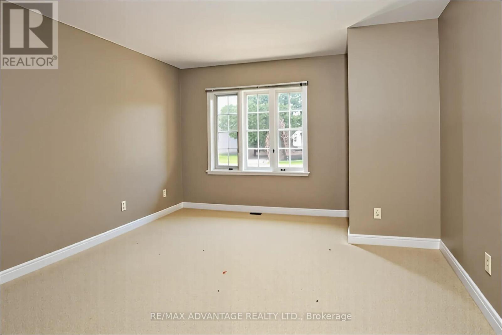 15 Sprucedale Court, London North, Ontario  N5X 2N9 - Photo 10 - X12359891