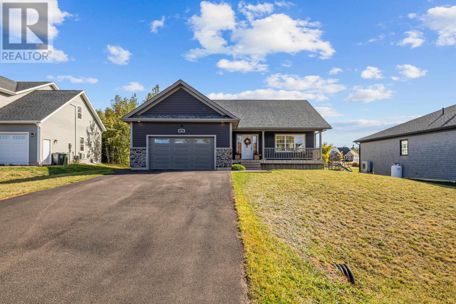 72 Falcon Drive, Cornwall, Prince Edward Island  C0A 1H4 - Photo 2 - 202524881