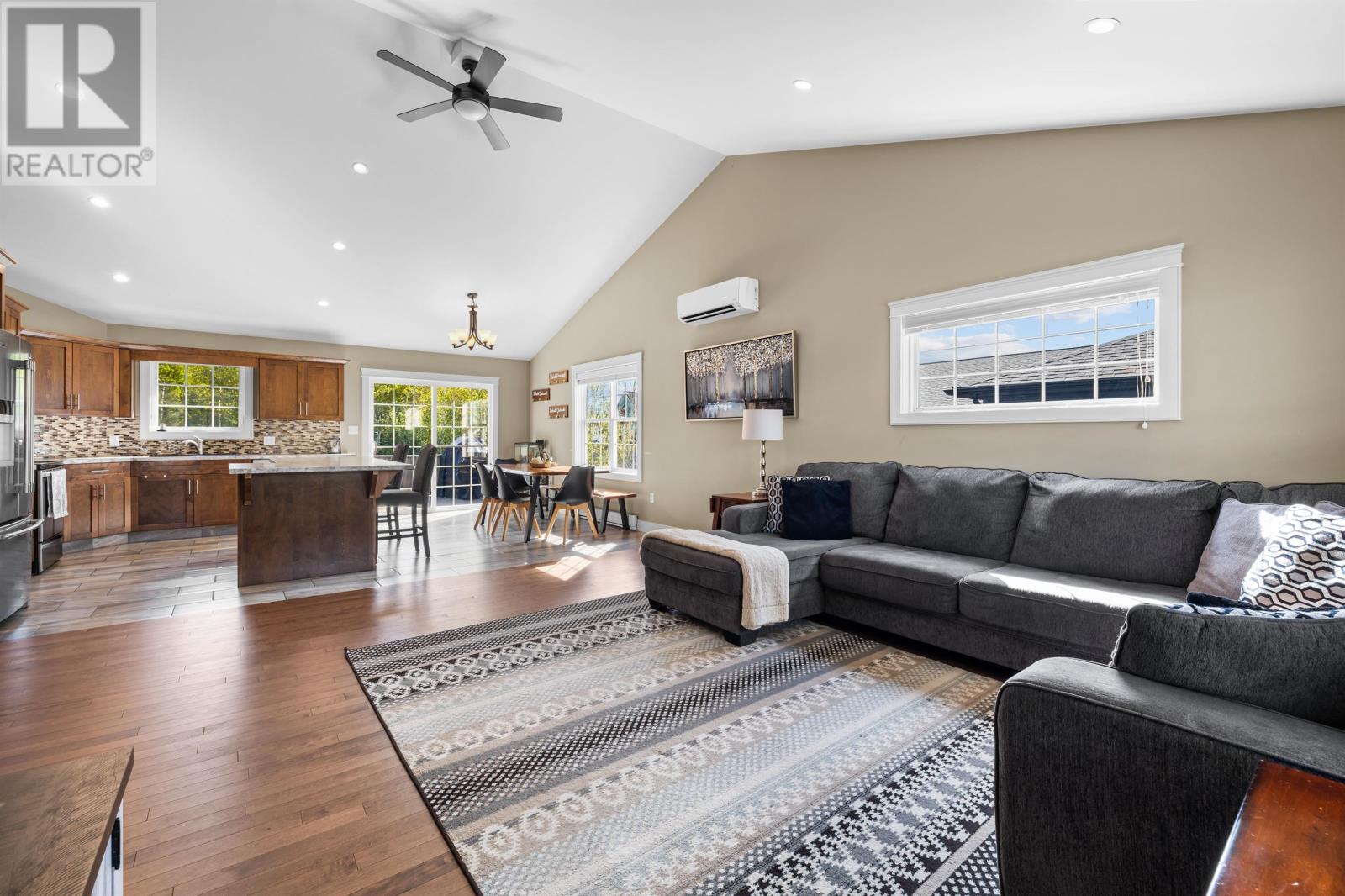 72 Falcon Drive, Cornwall, Prince Edward Island  C0A 1H4 - Photo 6 - 202524881