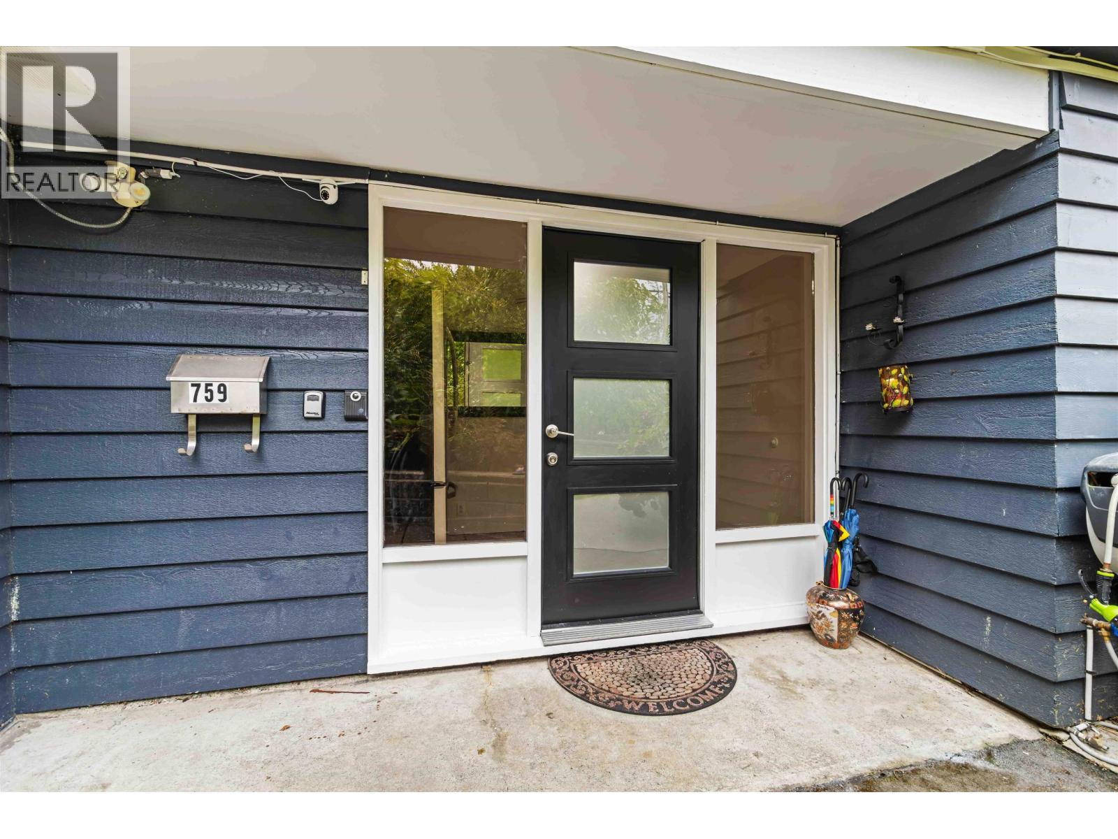 759 Morgan Road, North Vancouver, British Columbia  V7J 1P3 - Photo 2 - R3053739