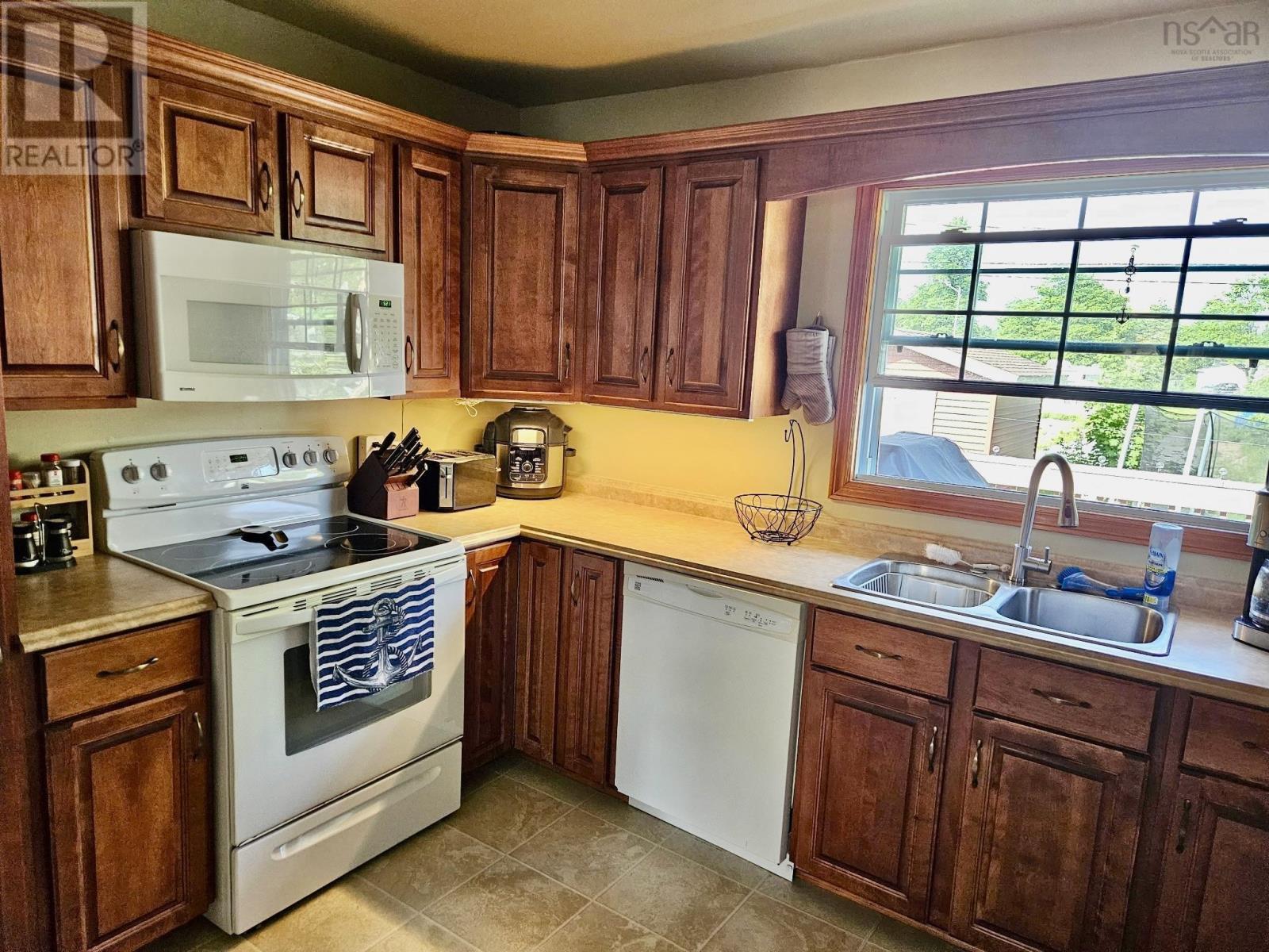 12 Hemlock Drive, Port Hawkesbury, Nova Scotia  B9A 3G7 - Photo 10 - 202524878