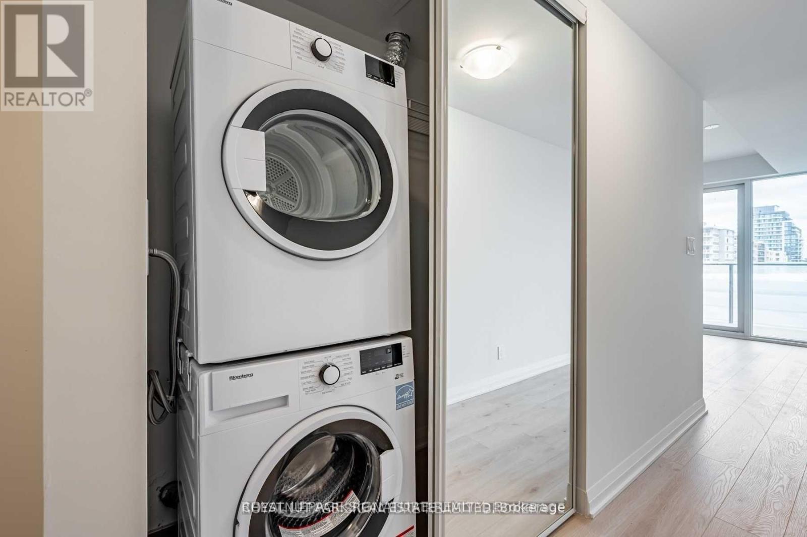 1707 - 99 Foxbar Road, Toronto, Ontario  M4V 2G5 - Photo 12 - C12435547