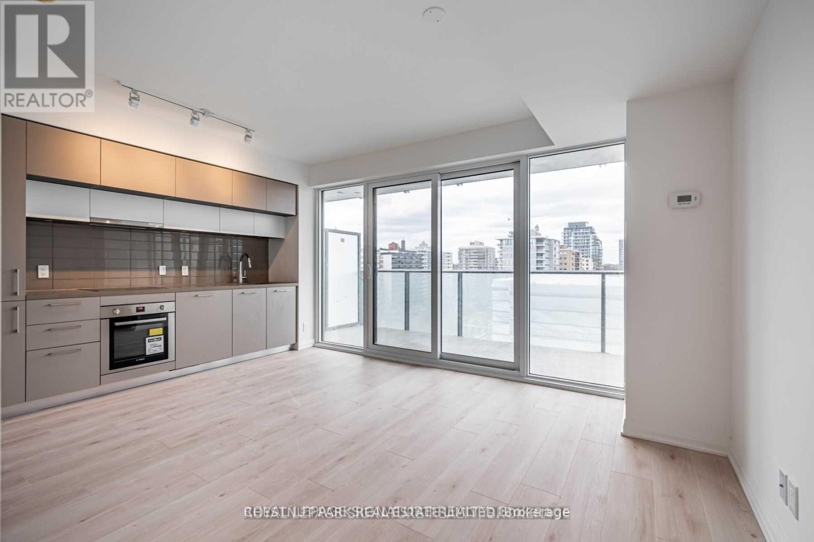 1707 - 99 Foxbar Road, Toronto, Ontario  M4V 2G5 - Photo 2 - C12435547