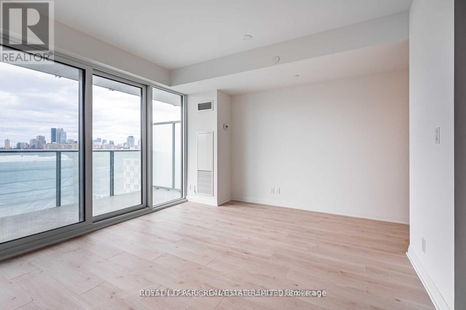 1707 - 99 Foxbar Road, Toronto, Ontario  M4V 2G5 - Photo 7 - C12435547