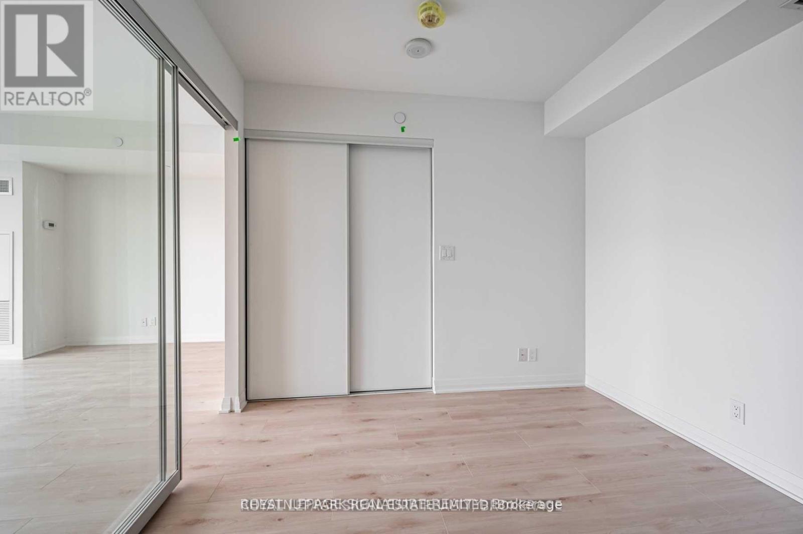 1707 - 99 Foxbar Road, Toronto, Ontario  M4V 2G5 - Photo 5 - C12435547