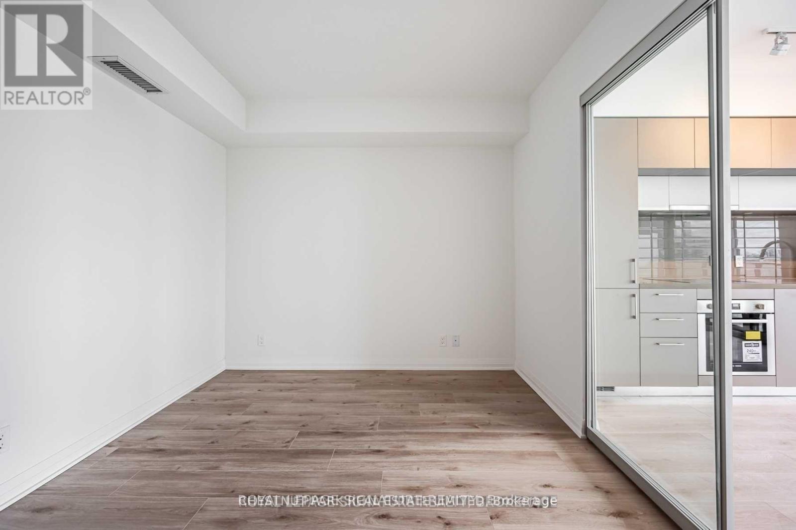 1707 - 99 Foxbar Road, Toronto, Ontario  M4V 2G5 - Photo 6 - C12435547