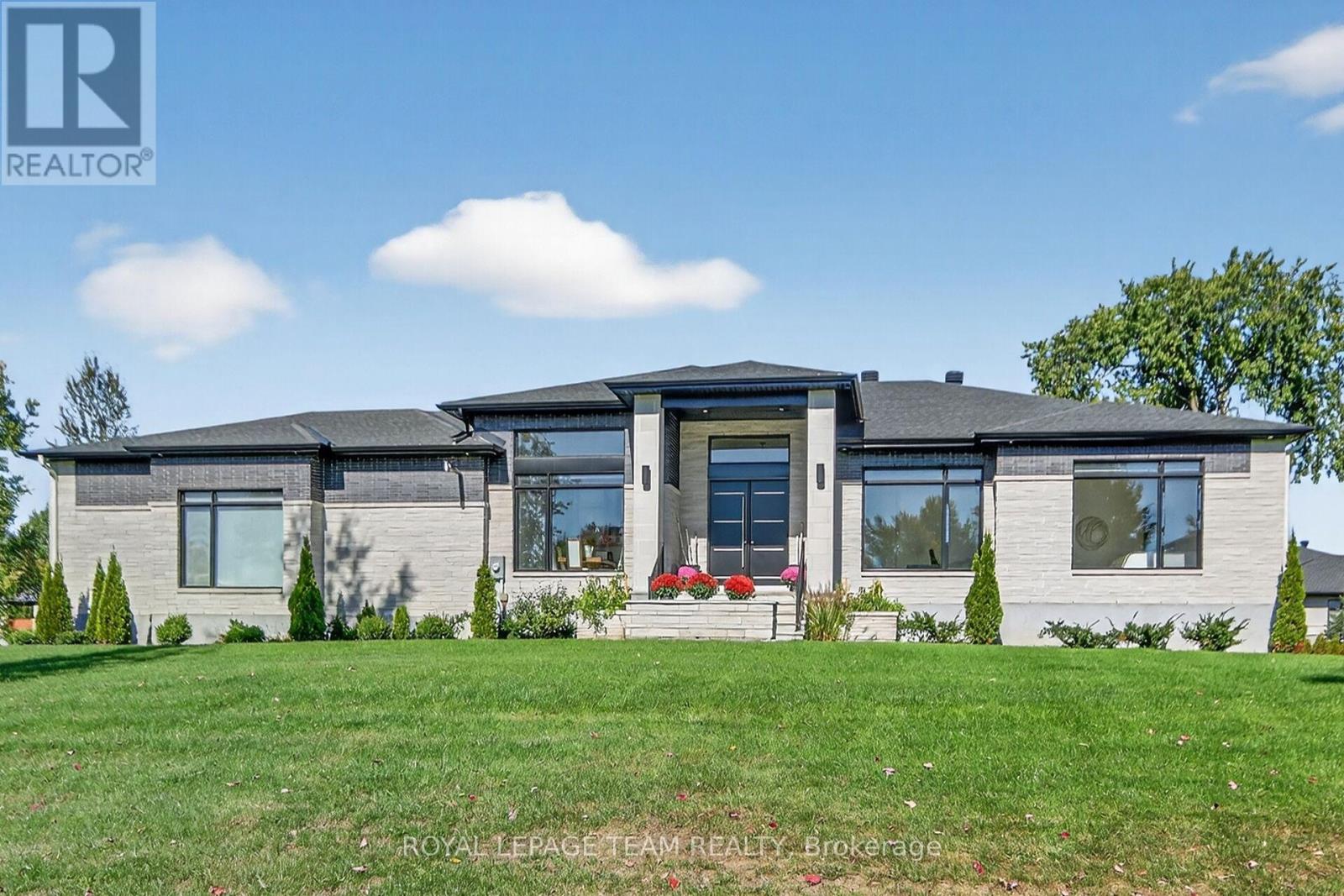 6865 Pebble Trail Way, Ottawa, Ontario  K4P 0B7 - Photo 2 - X12366447