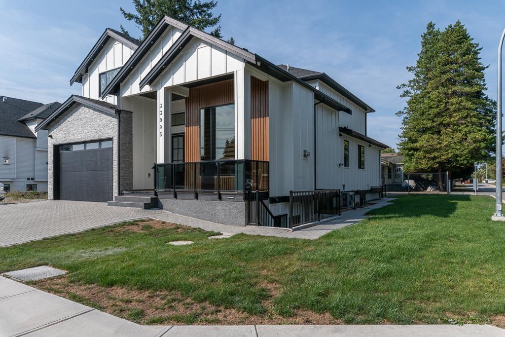 33995 Walnut Avenue, Abbotsford, British Columbia  V2S 2S6 - Photo 2 - R3053288