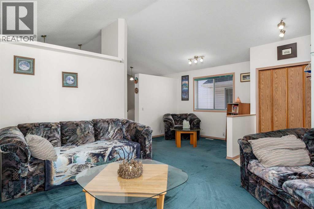 56 Martinwood Way Ne, Calgary, Alberta  T3J 3G9 - Photo 4 - A2259837