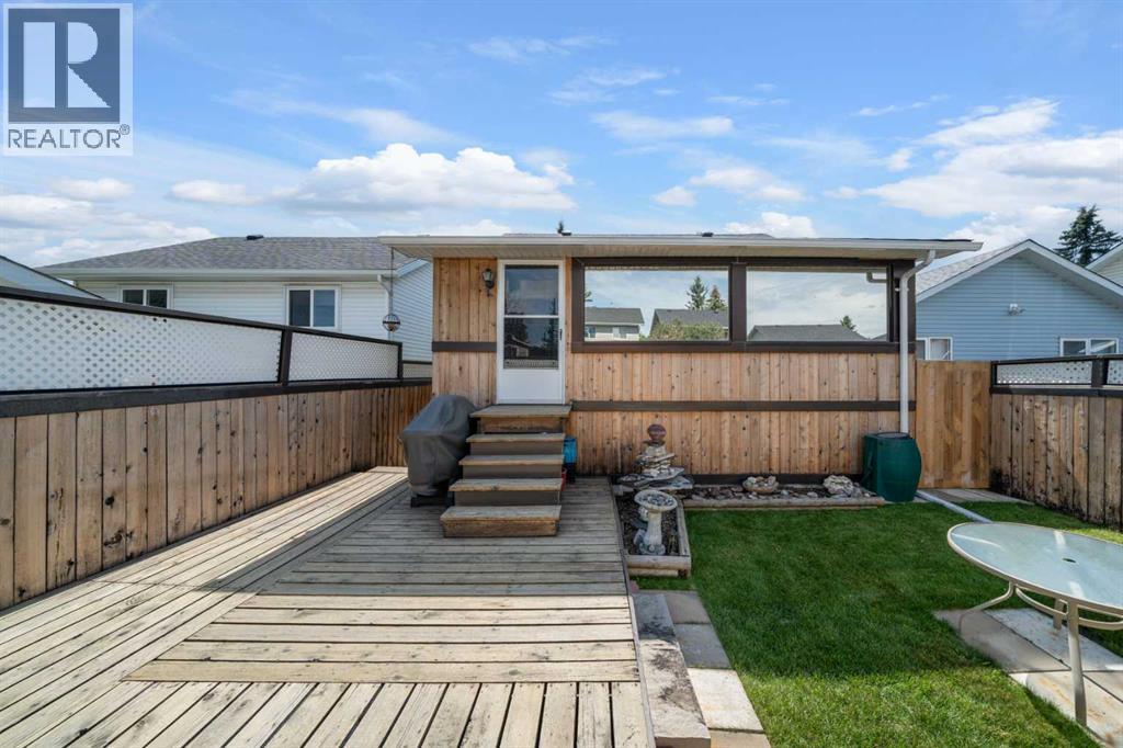 56 Martinwood Way Ne, Calgary, Alberta  T3J 3G9 - Photo 19 - A2259837