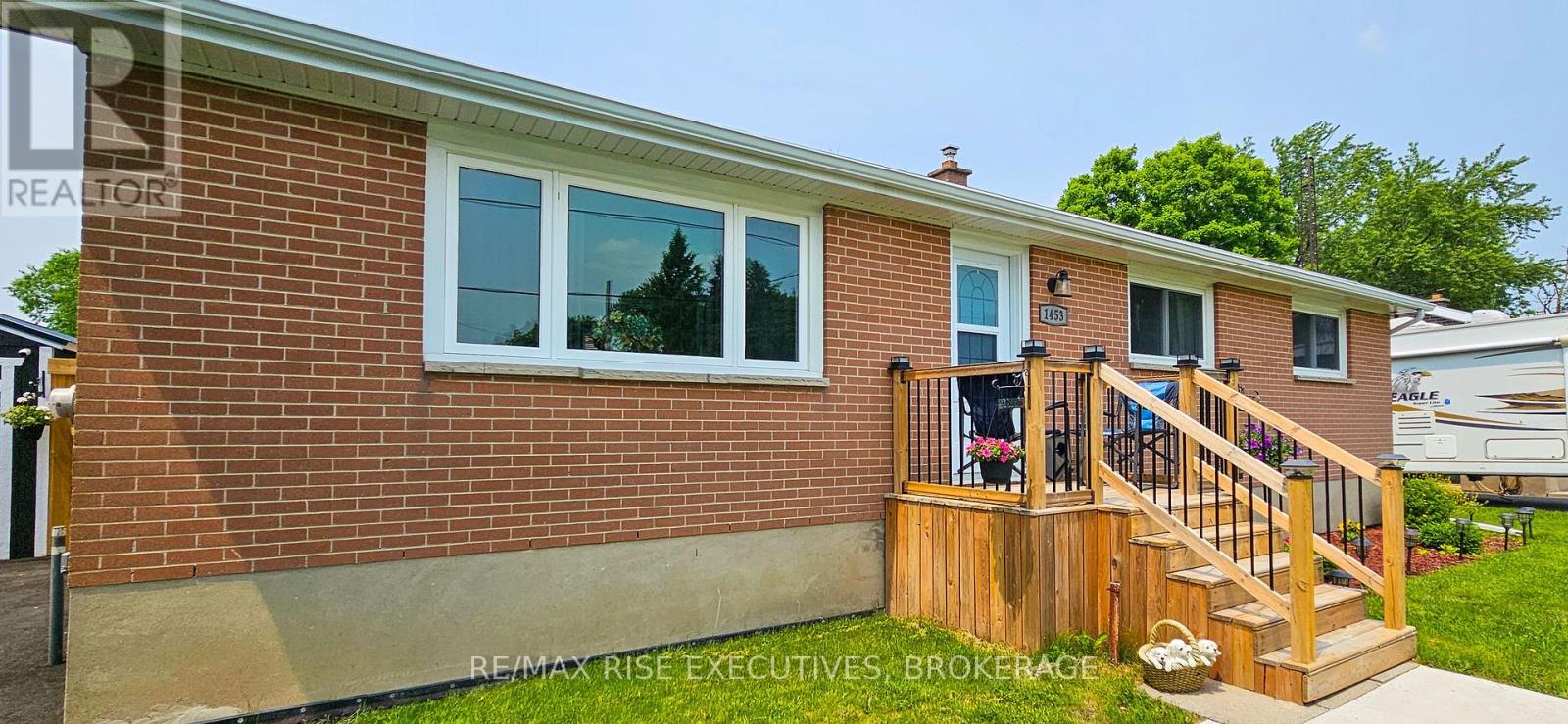 1453 Woodfield Crescent, Kingston, Ontario  K7P 2V4 - Photo 3 - X12440184