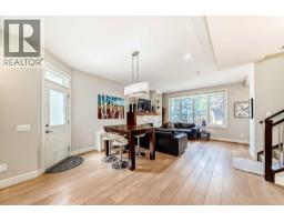 2, 924 3 Avenue NW Sunnyside