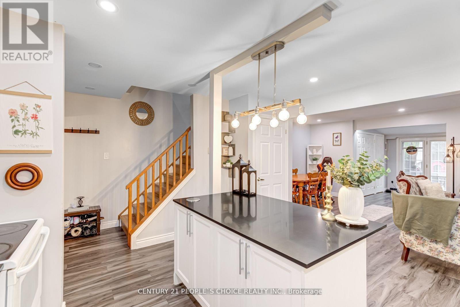 13 Jeffrey Street, Brampton, Ontario  L6S 2M9 - Photo 12 - W12438542