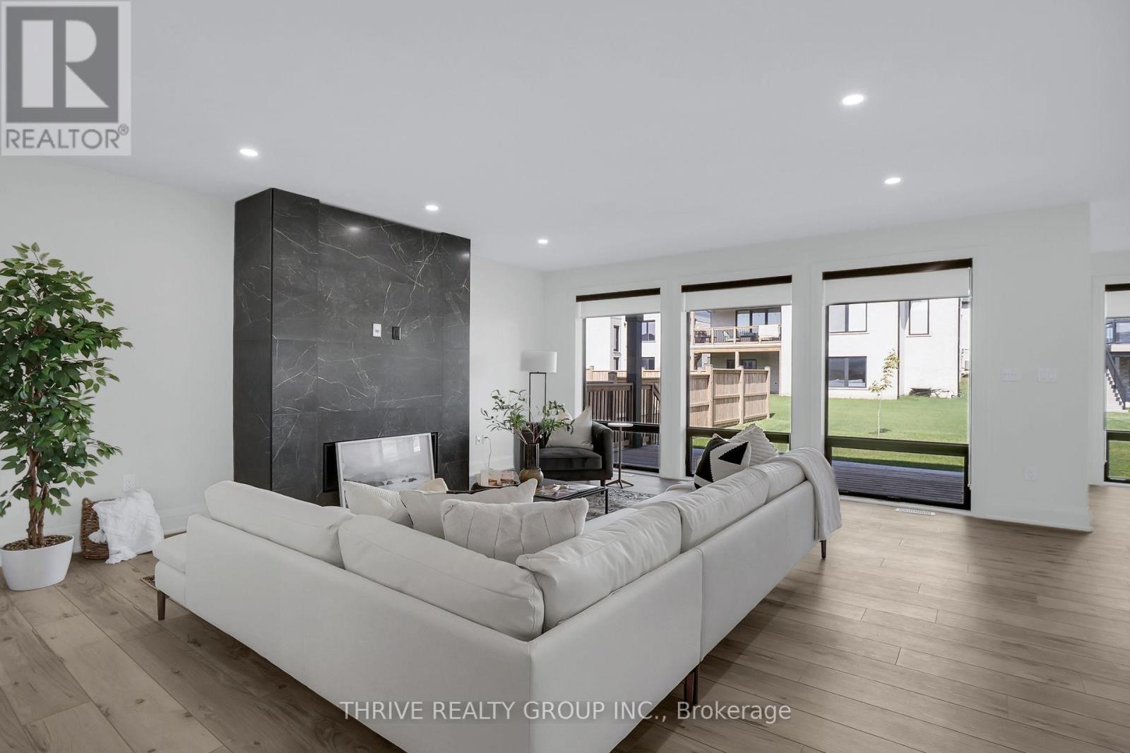 1639 Upper West Avenue, London South, Ontario  N6K 0K6 - Photo 6 - X12440152
