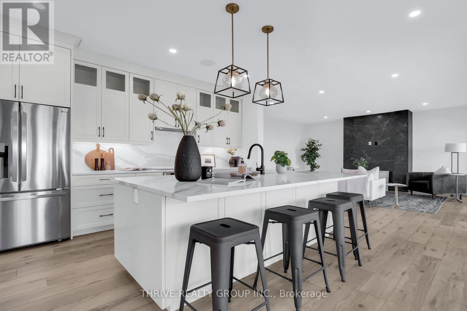 1639 Upper West Avenue, London South, Ontario  N6K 0K6 - Photo 8 - X12440152