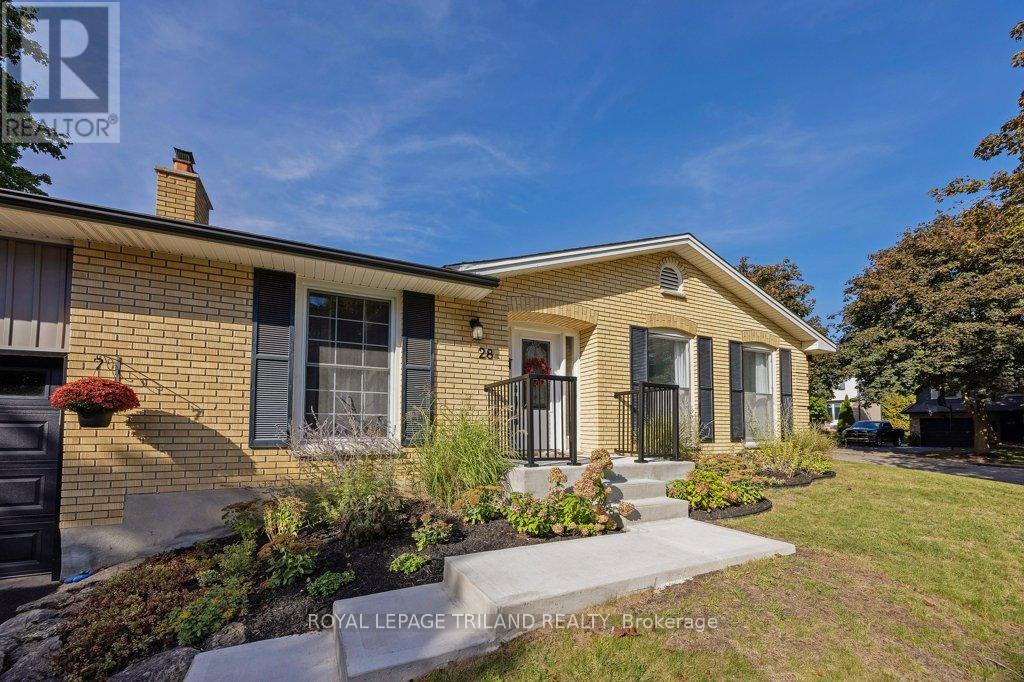 28 Mctaggart Crescent, London North, Ontario  N5X 2E3 - Photo 2 - X12440170