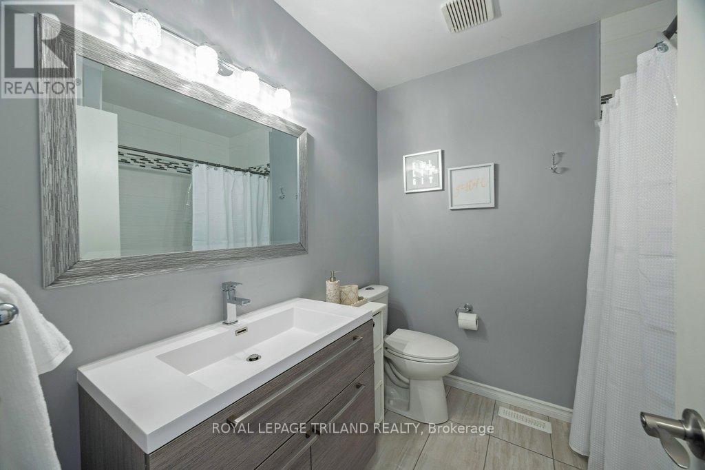 28 Mctaggart Crescent, London North, Ontario  N5X 2E3 - Photo 25 - X12440170