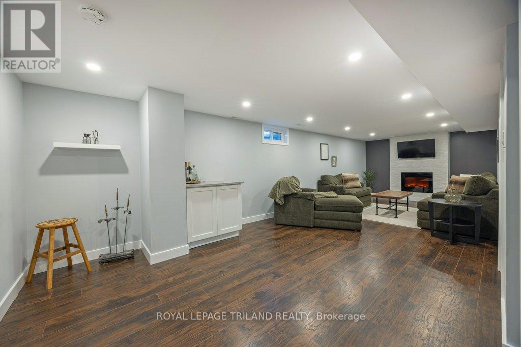 28 Mctaggart Crescent, London North, Ontario  N5X 2E3 - Photo 26 - X12440170