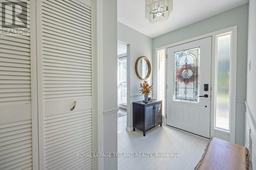 28 Mctaggart Crescent, London North, Ontario  N5X 2E3 - Photo 5 - X12440170