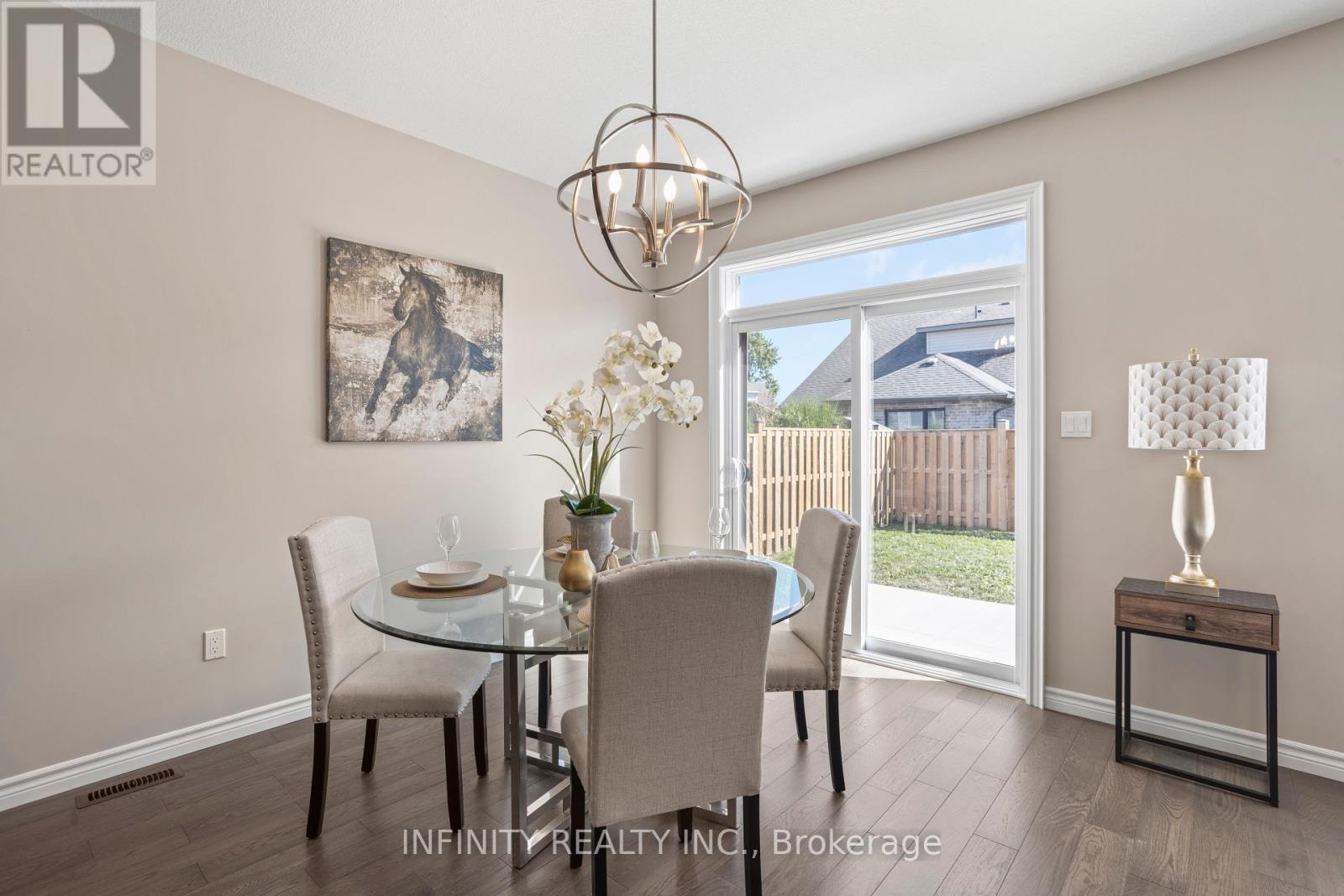 2018 Clayridge Way, London North, Ontario  N6G 0V3 - Photo 14 - X12440190