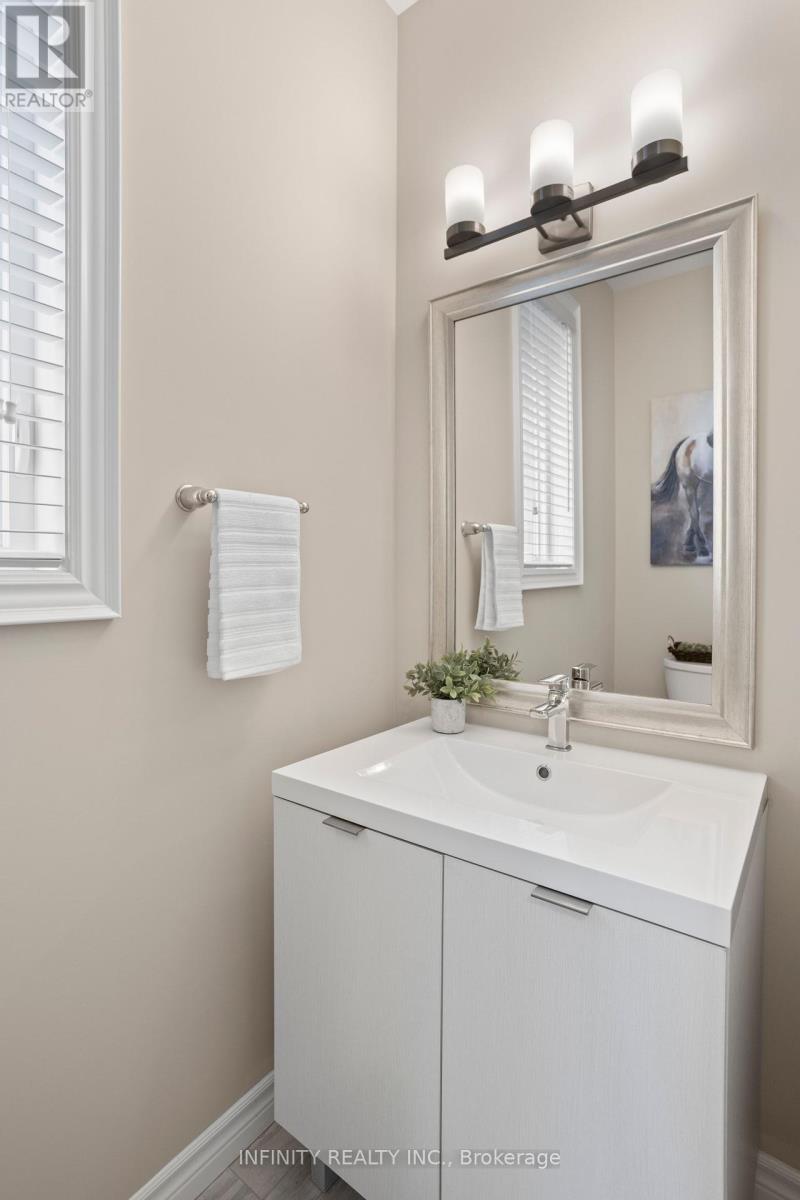 2018 Clayridge Way, London North, Ontario  N6G 0V3 - Photo 20 - X12440190