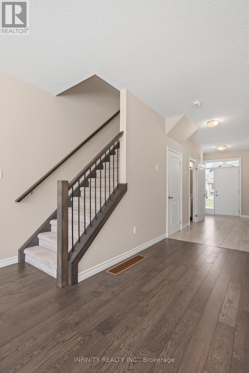 2018 Clayridge Way, London North, Ontario  N6G 0V3 - Photo 21 - X12440190