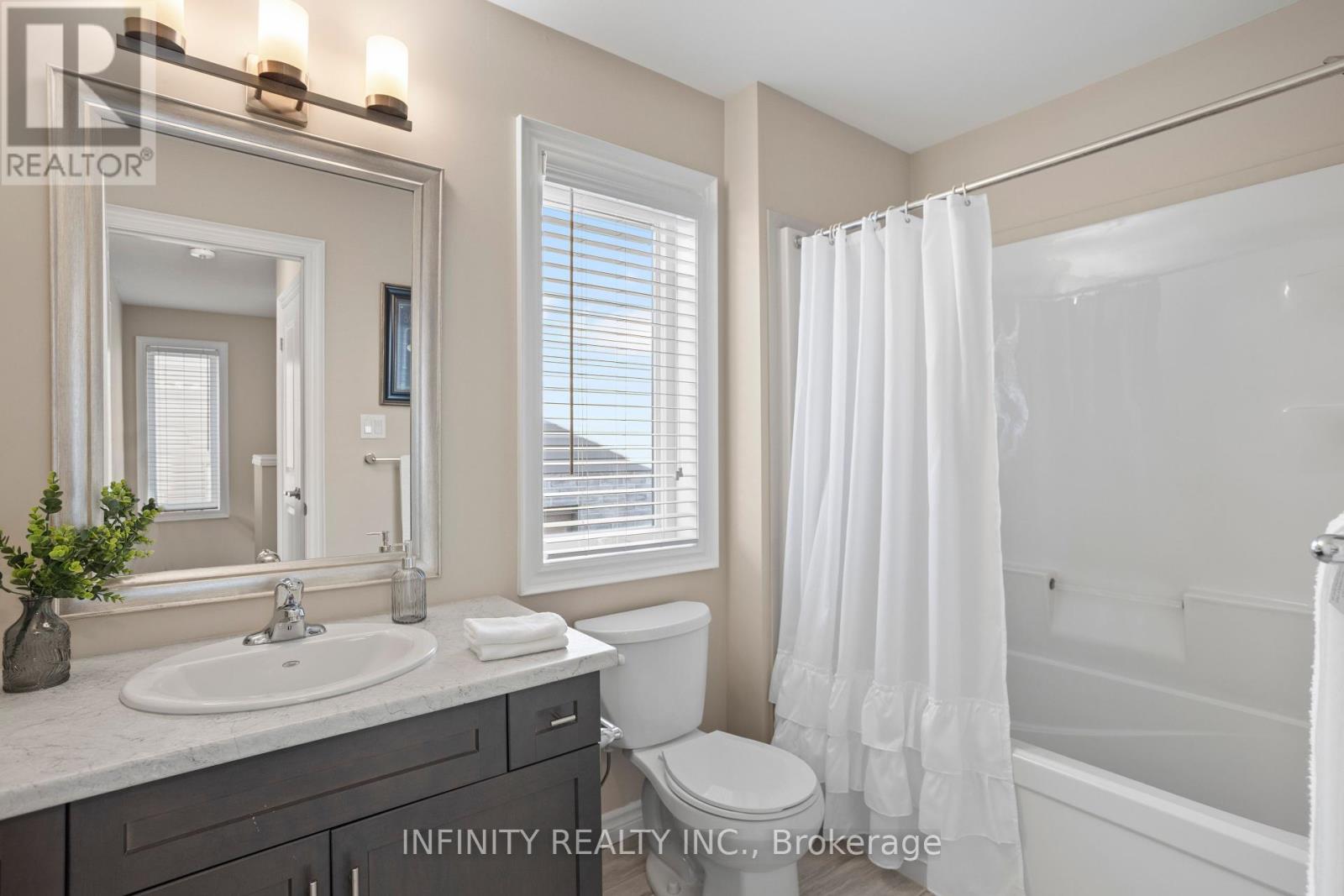 2018 Clayridge Way, London North, Ontario  N6G 0V3 - Photo 33 - X12440190