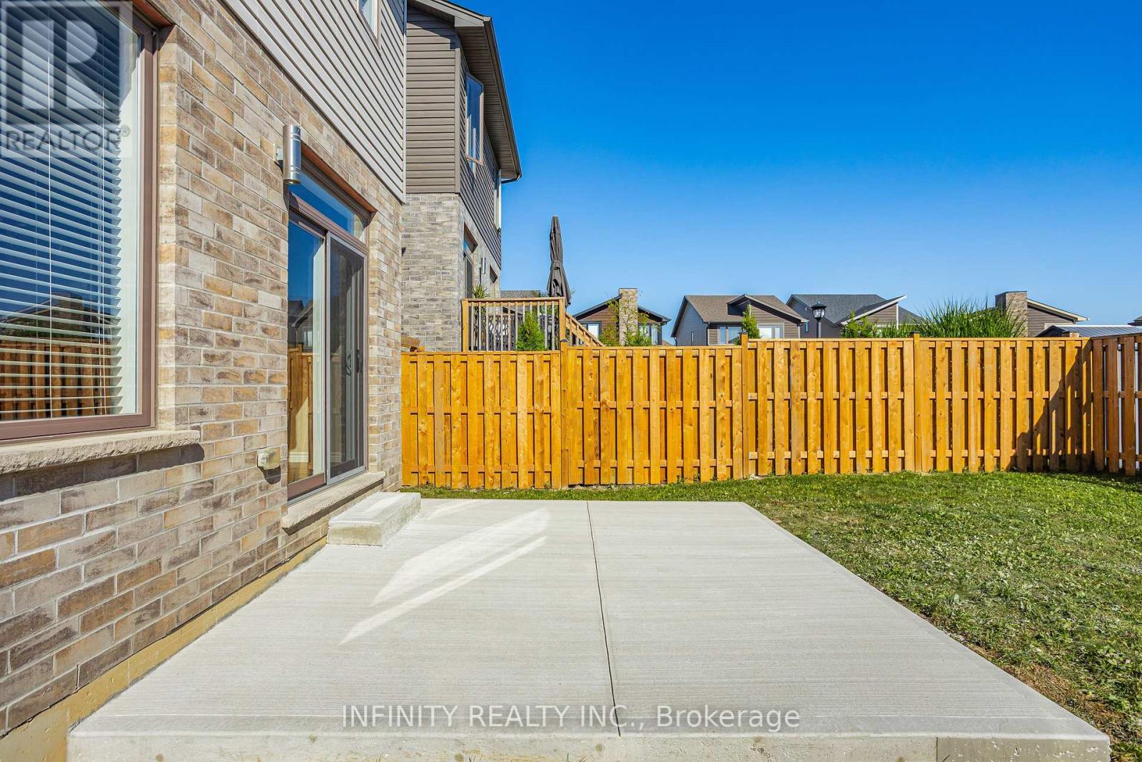 2018 Clayridge Way, London North, Ontario  N6G 0V3 - Photo 38 - X12440190