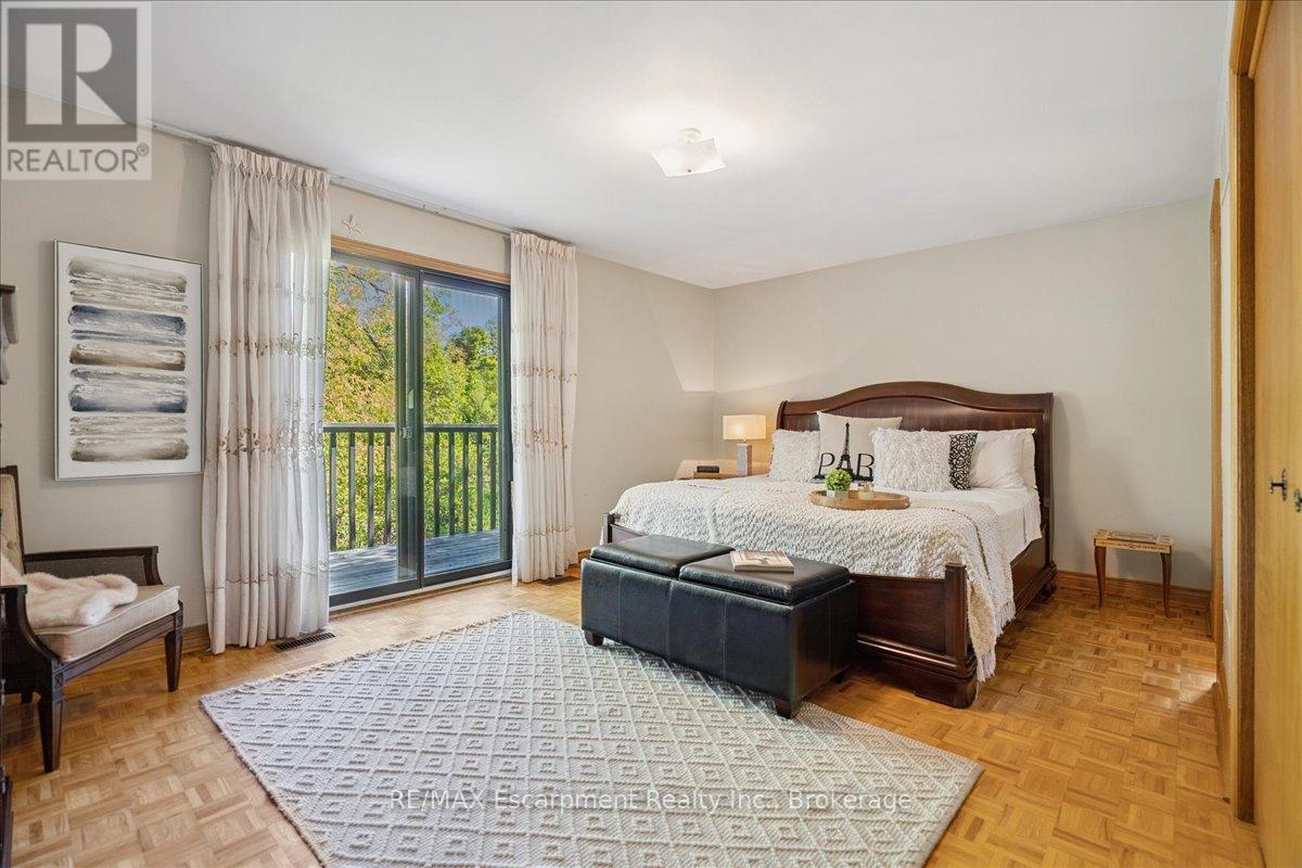 346 Kingsway Place, Milton, Ontario  L9T 4C8 - Photo 19 - W12440250