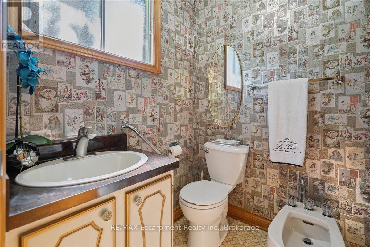 346 Kingsway Place, Milton, Ontario  L9T 4C8 - Photo 20 - W12440250