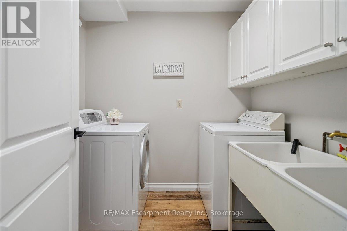 346 Kingsway Place, Milton, Ontario  L9T 4C8 - Photo 31 - W12440250