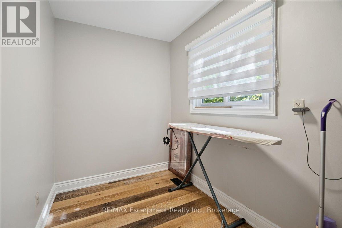 346 Kingsway Place, Milton, Ontario  L9T 4C8 - Photo 32 - W12440250
