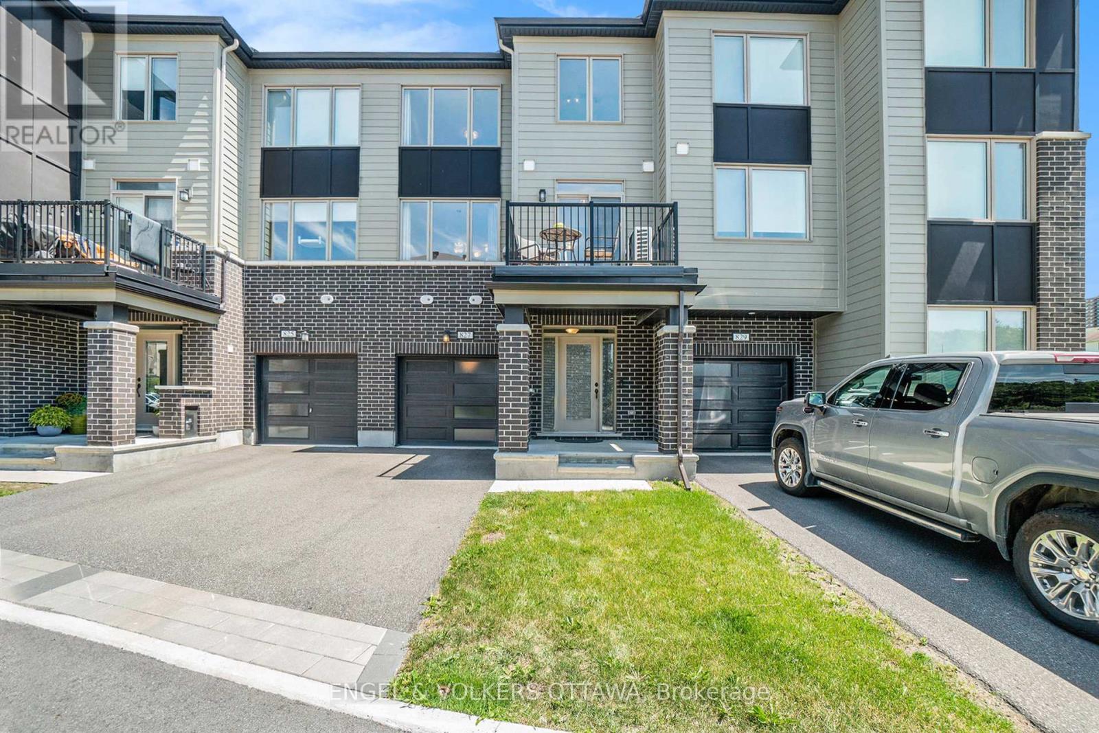 827 KINIW PRIVATE, Ottawa, Ontario