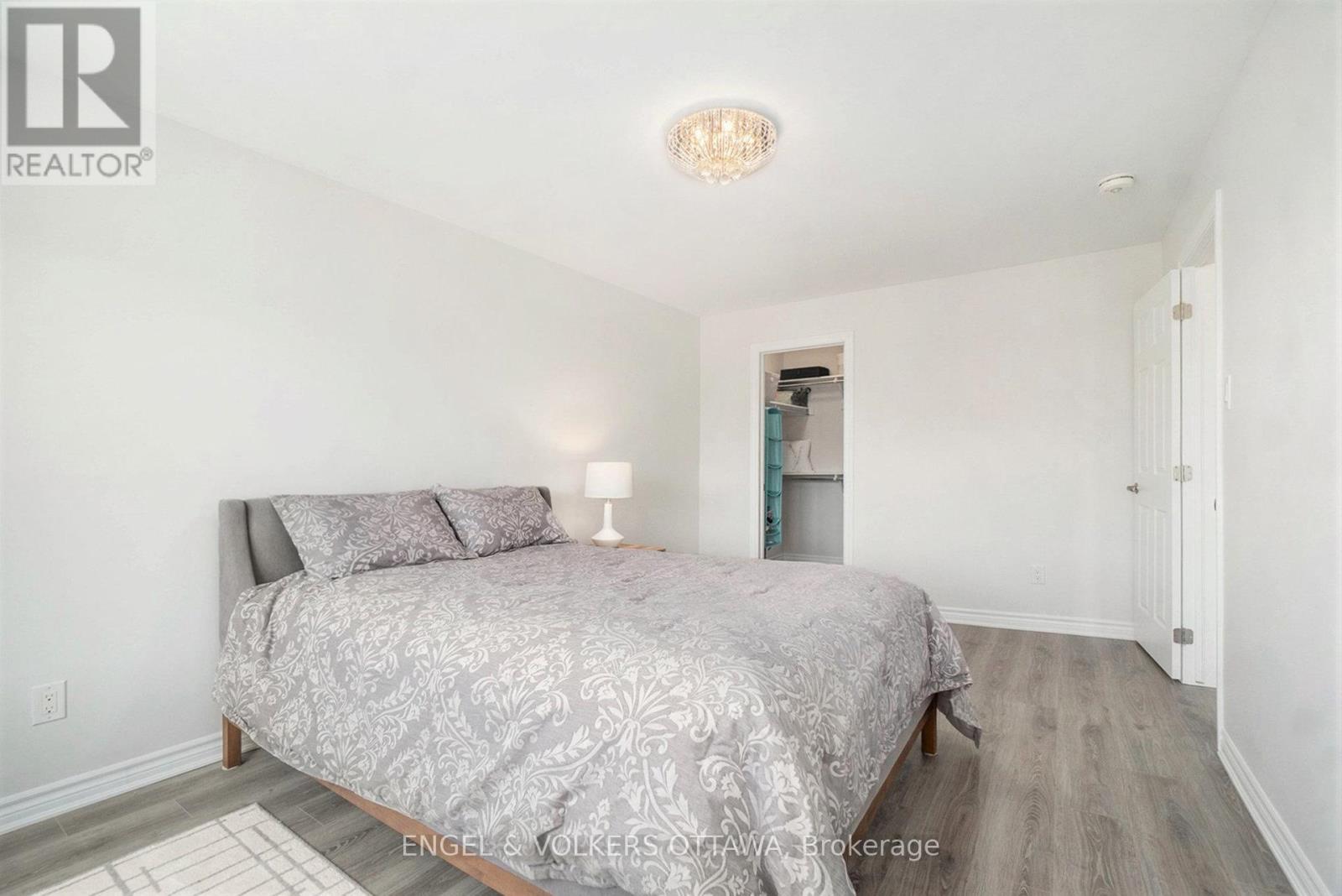 827 Kiniw Private, Ottawa, Ontario  K1K 5A3 - Photo 17 - X12440135