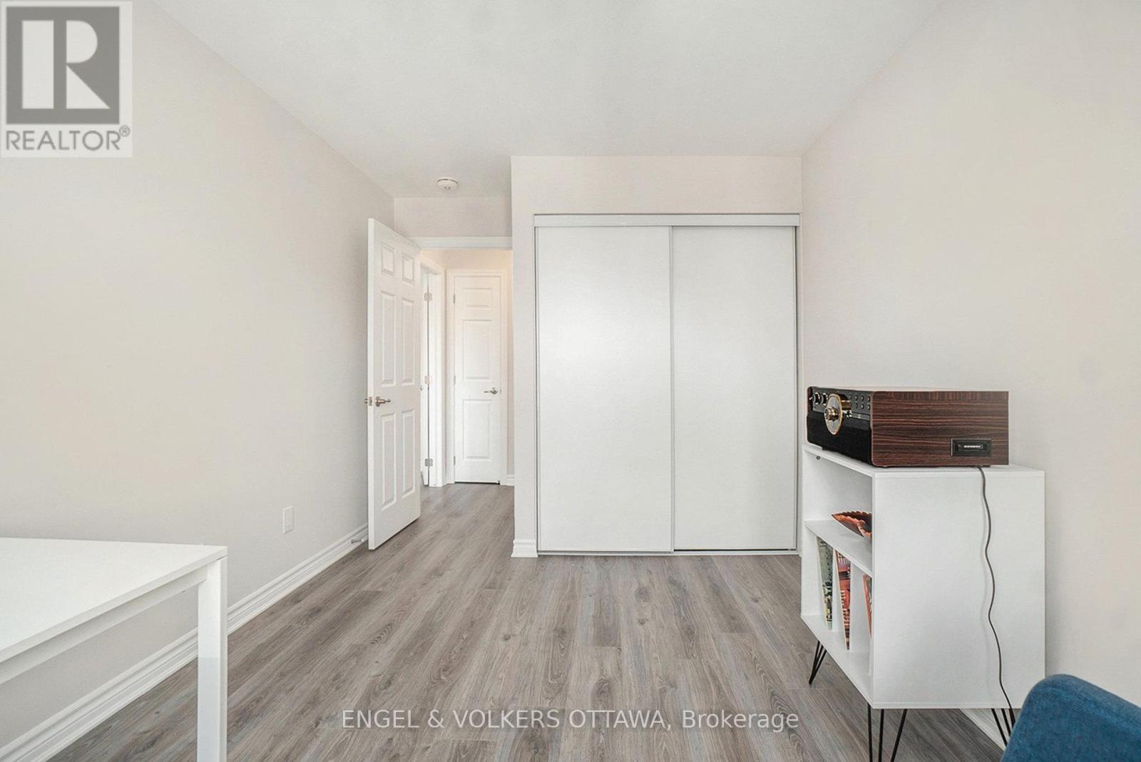 827 Kiniw Private, Ottawa, Ontario  K1K 5A3 - Photo 19 - X12440135