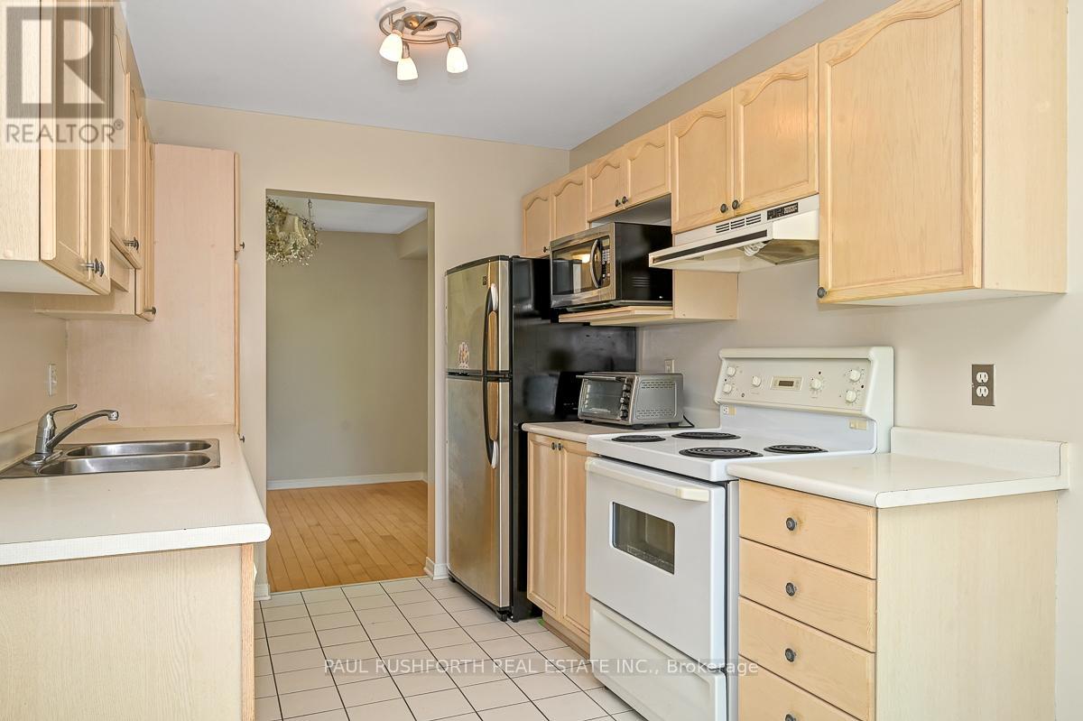 98 Piper Crescent, Ottawa, Ontario  K2K 2S9 - Photo 10 - X12440143