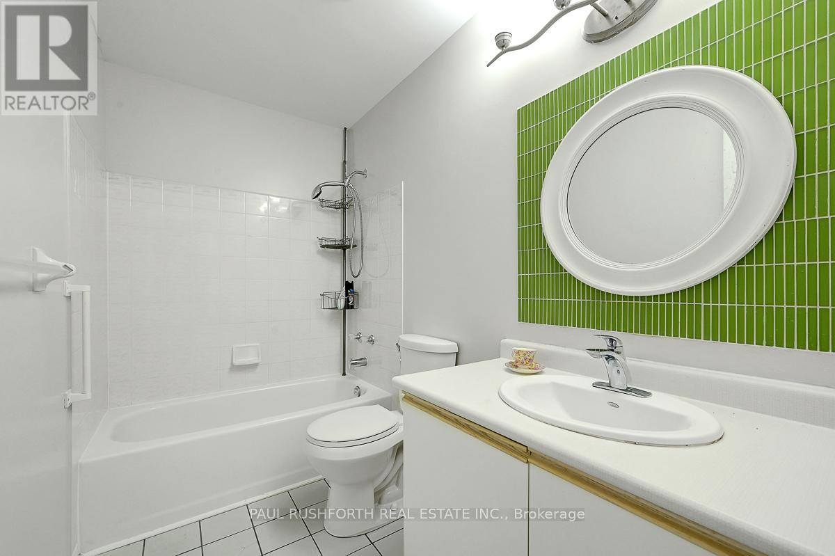 98 Piper Crescent, Ottawa, Ontario  K2K 2S9 - Photo 19 - X12440143