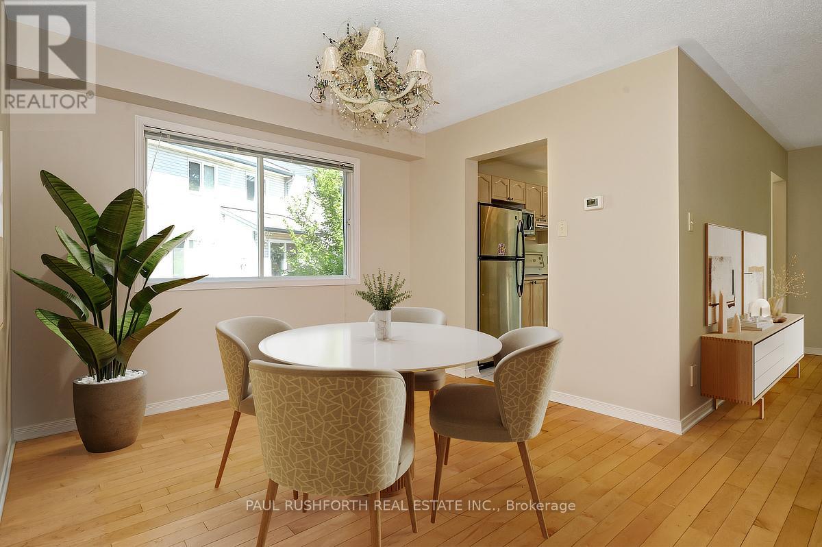 98 Piper Crescent, Ottawa, Ontario  K2K 2S9 - Photo 7 - X12440143