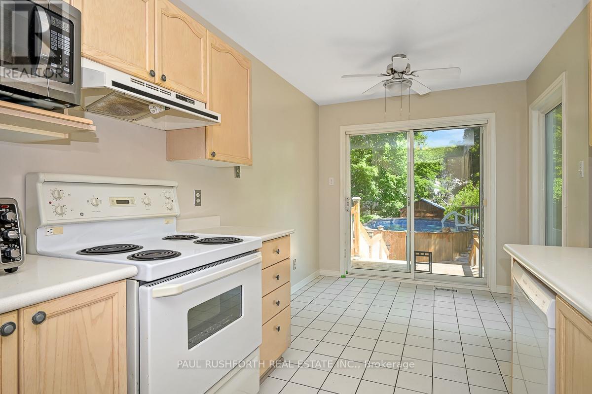 98 Piper Crescent, Ottawa, Ontario  K2K 2S9 - Photo 9 - X12440143