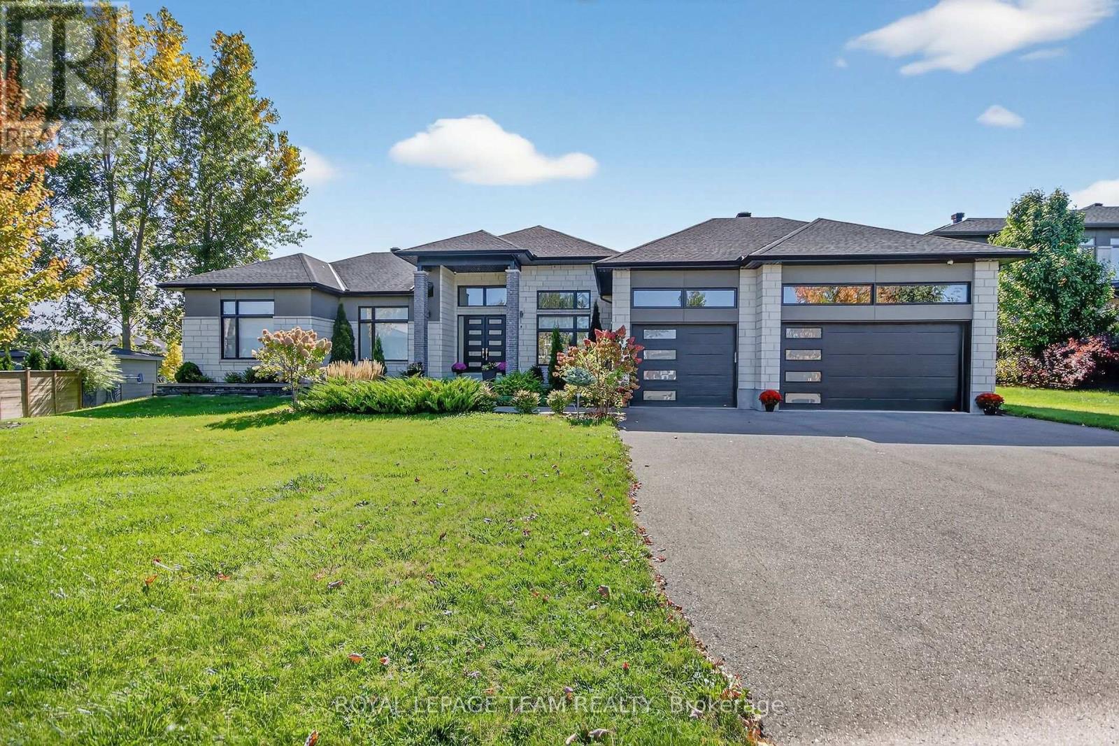 525 LEIMERK COURT, Ottawa, Ontario