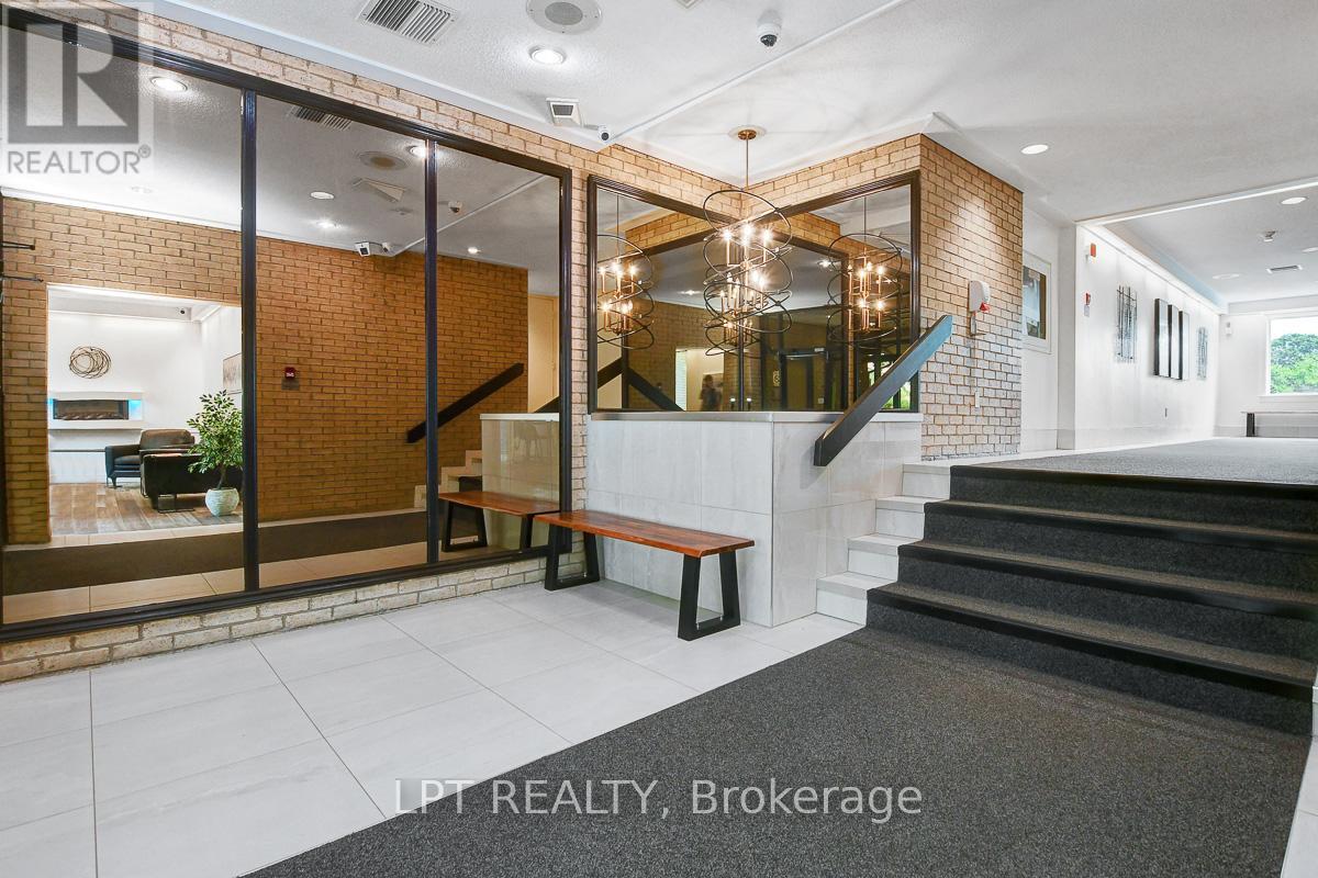 807 - 1100 Ambleside Drive, Ottawa, Ontario  K2B 8G6 - Photo 4 - X12440205